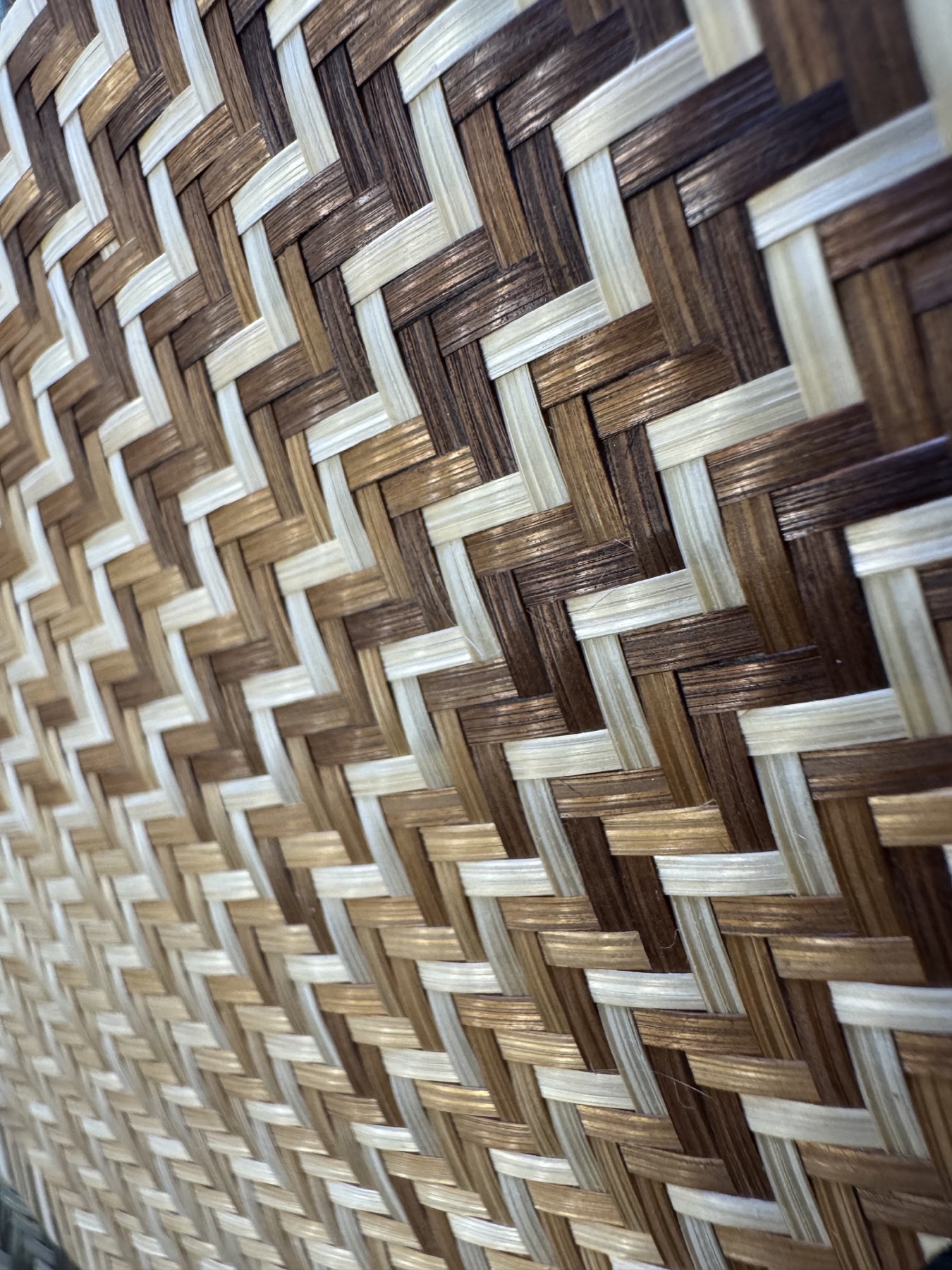 Natural and darkened bamboo strands, close detail